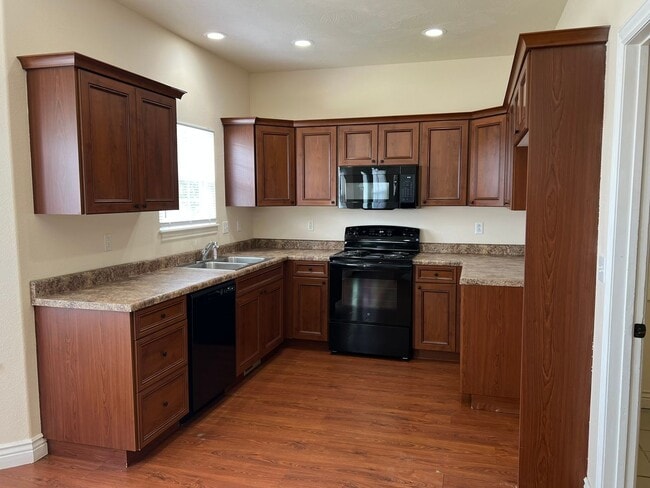 Photo - 3 Bedroom Ozark Home in Wonderful Neighborhood!