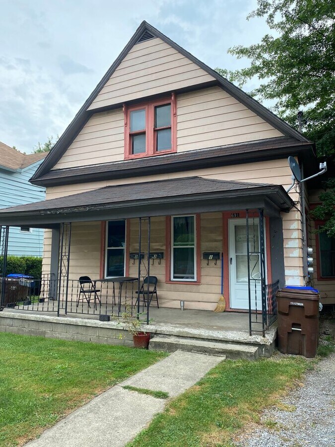 Photo - 691 S Irvine Ave Unidad 1