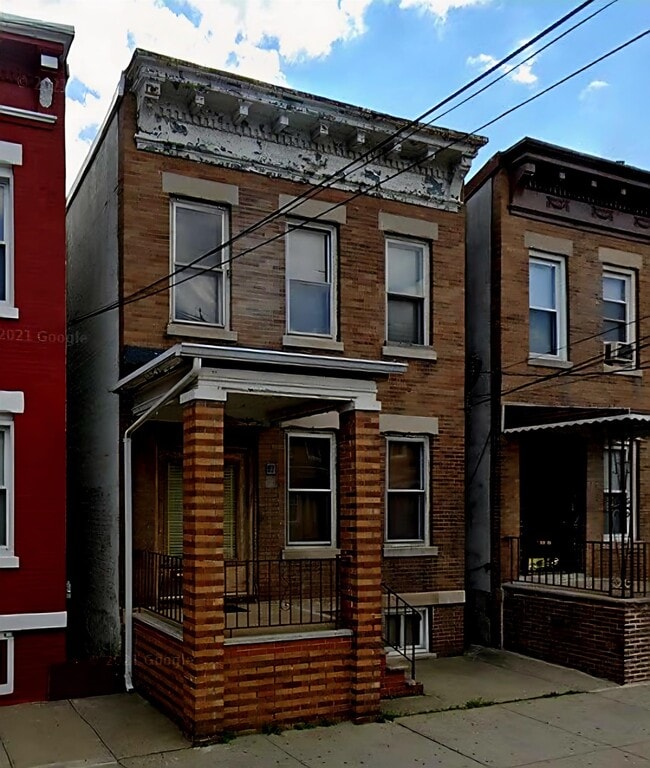 Building Photo - 117 57th St Unit 2