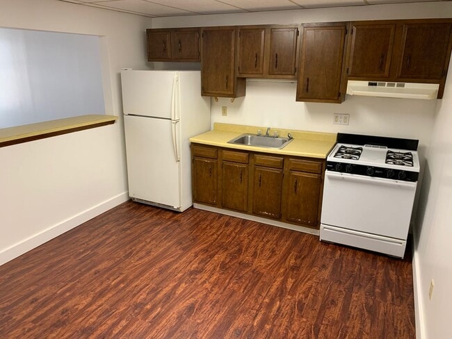 Photo - 635 Monongahela Ave Unidad 2nd Flr Front
