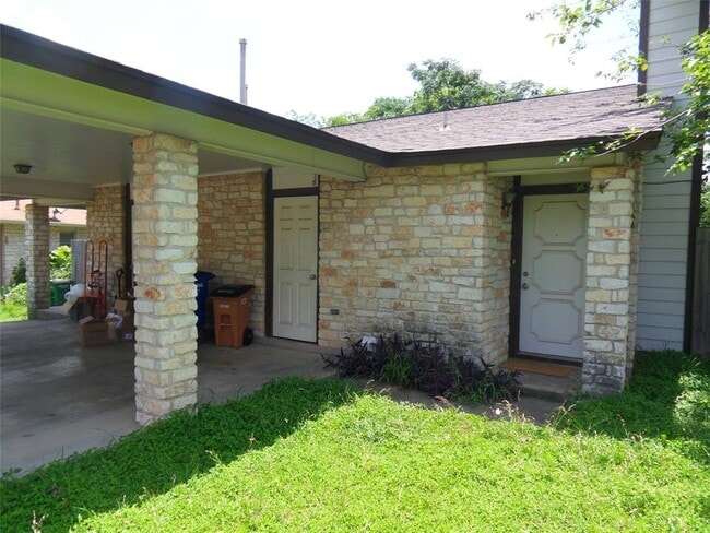 Photo - 811 Sirocco Dr Townhome