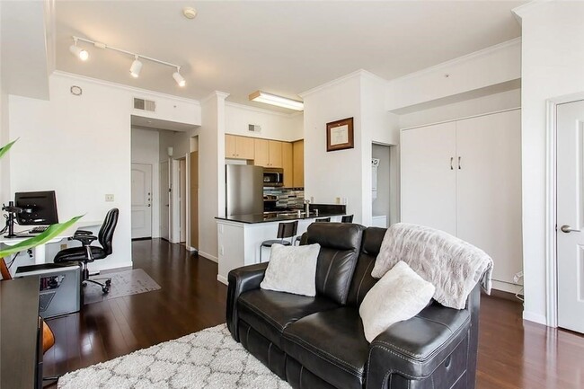 Photo - 3225 Turtle Creek Blvd Blvd Unidad 1140