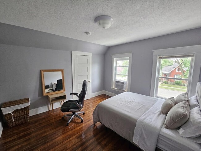 Photo - 320 Highland Ave