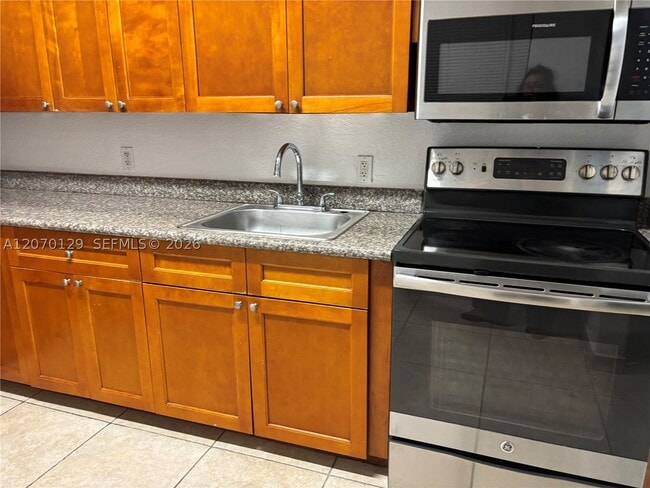 Photo - 2059 SW 7th 0