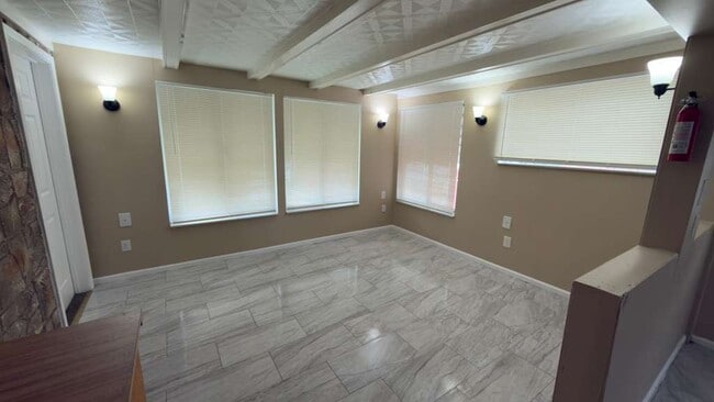 Photo - 8661 Fielding St