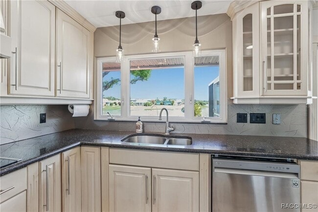 Photo - 1717 Danbury Dr