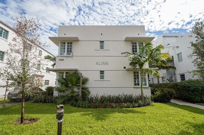Building Photo - 1519 Pennsylvania Ave Unit 3 Rental