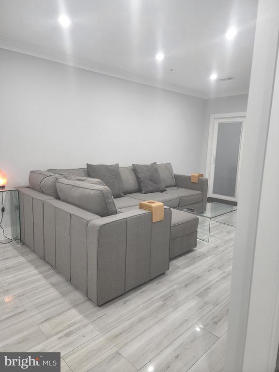 Photo - 255 S Pickett St Unidad 101