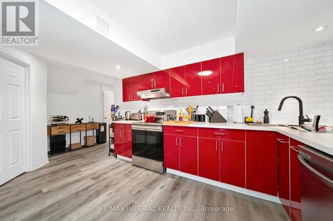 Photo - 9 Caramel Crescent