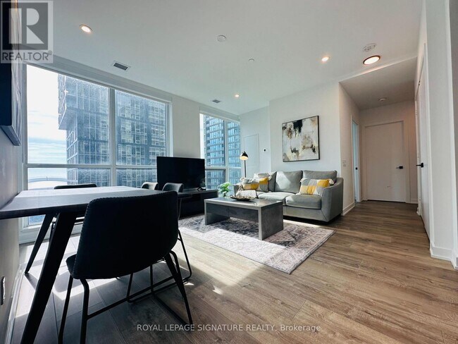 Photo - 327 King St W Unité 2602