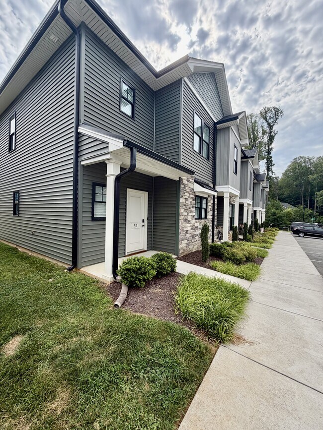 Photo - 52 Cuddington Ln