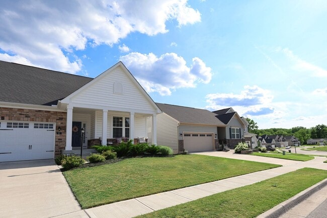 Photo - 4 Bedroom, 4 Bath Home w/Backyard Heated Pool overlooking Pearl's Fen