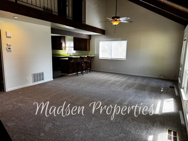 Photo - 2394 Campbell St