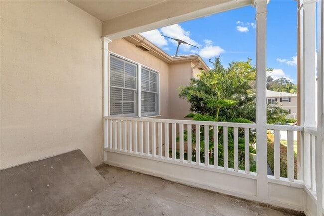 Photo - Remodeled 2-Bedroom Apartment Near UCLA wi... Unidad 416 1/2