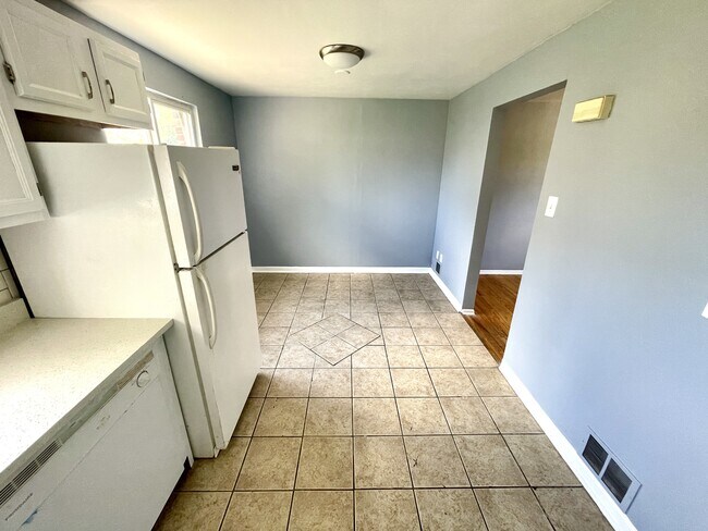 Photo - 440 Brierly Ln