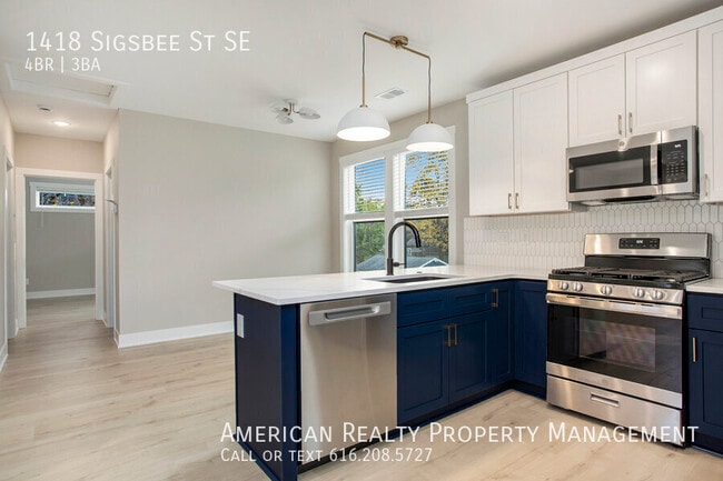 Photo - 1418 Sigsbee St SE