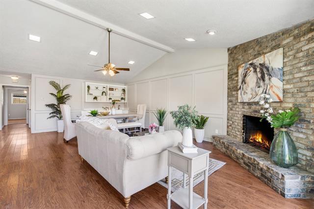 Photo - 310 Candlewood Pl