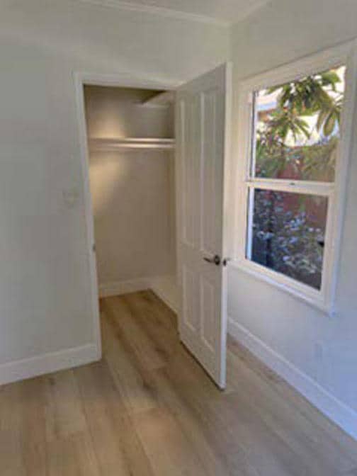 armario - 1235 N Allen Ave