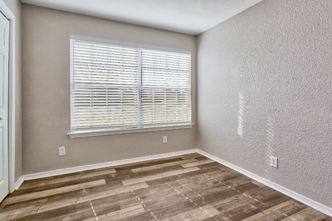 Photo - 419 S 27th St Unit 403