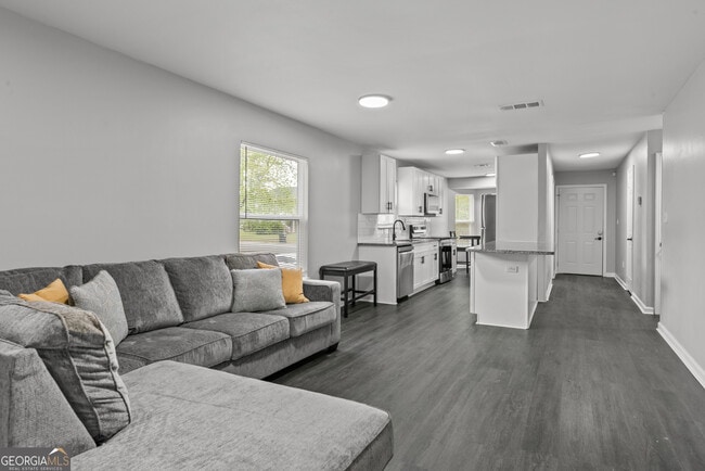 Photo - 140 Cumberland Ct Unit B