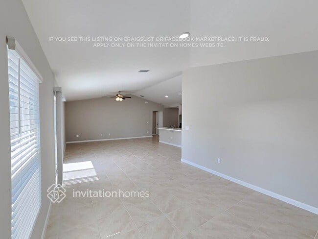 Photo - 1998 SW Airoso Blvd