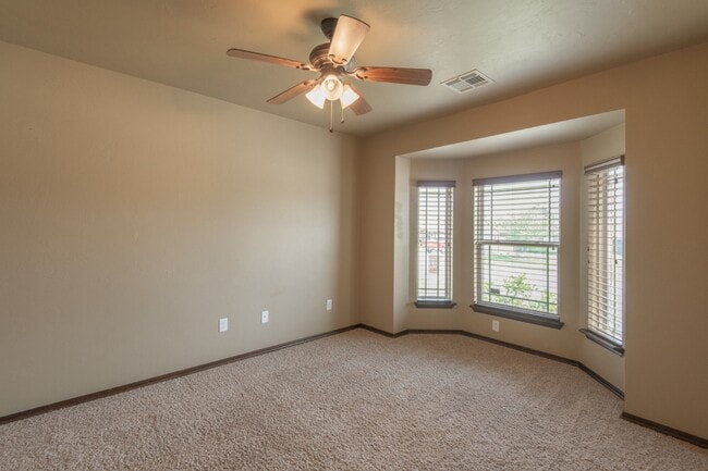 Photo - 701 Lindsey Ln