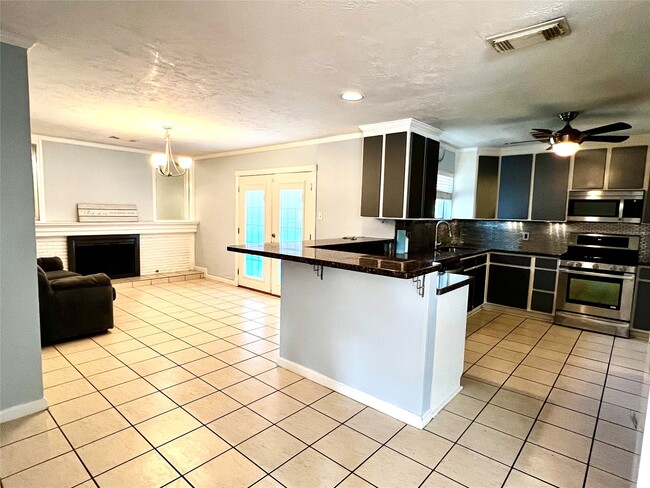 Photo - 15703 Jersey Dr