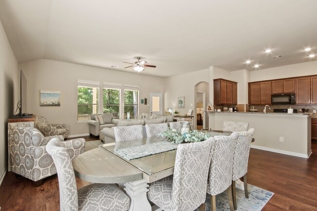 Photo - 122 Magnolia Colony Ct