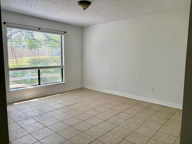 Photo - 1705 Crossing Pl Unit 141