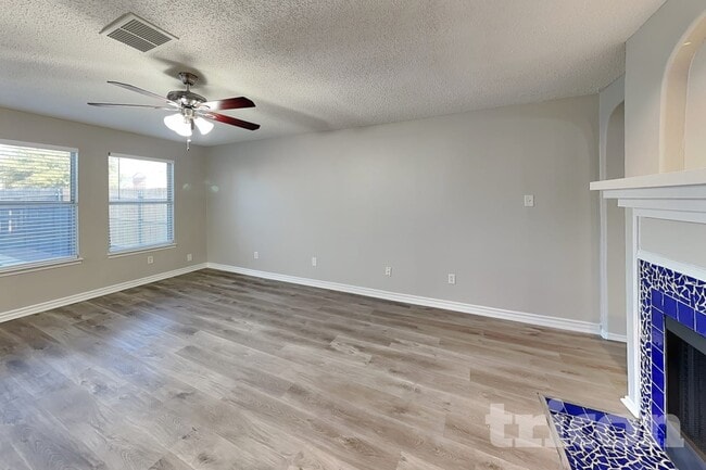 2036 Talon Dr