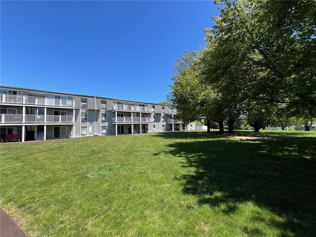 Building Photo - 354 S Pier Rd Unit 102