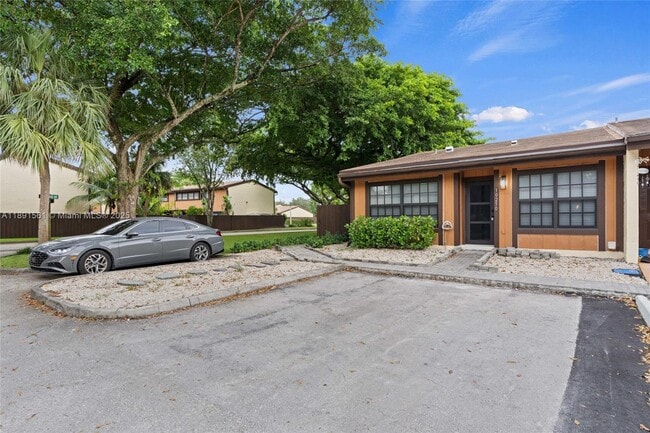 Photo - 10250 Oleander Ct