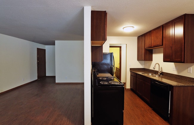Apache Manor Apartments