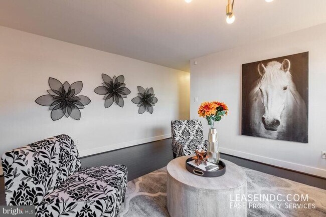 Photo - 907 Euclid St NW Unit #102