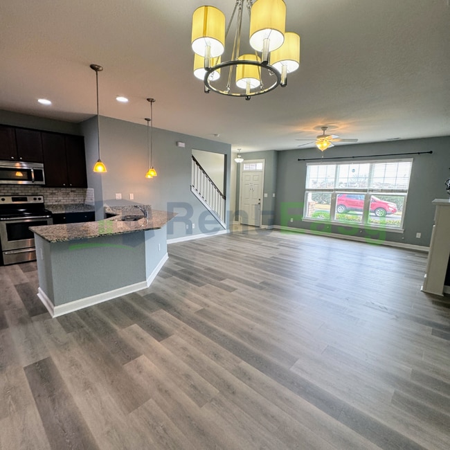 Photo - 411 Abelia Way