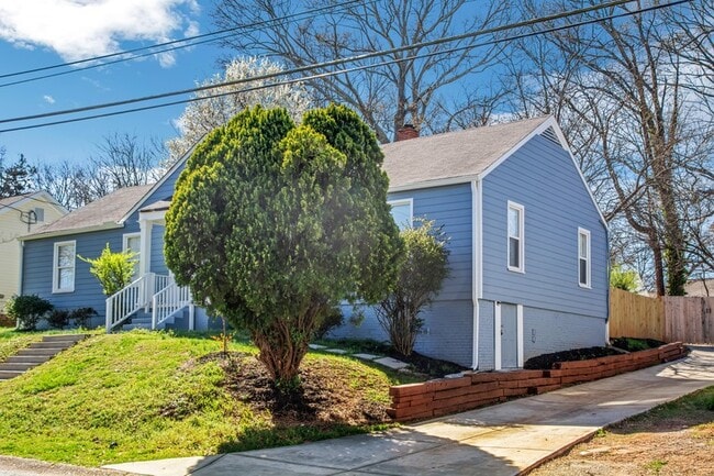 Photo - 178 Park St SE