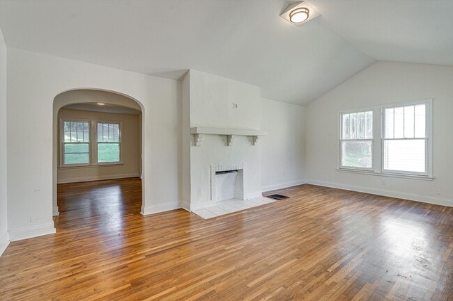 Photo - 2/ 1 Home for Rent!