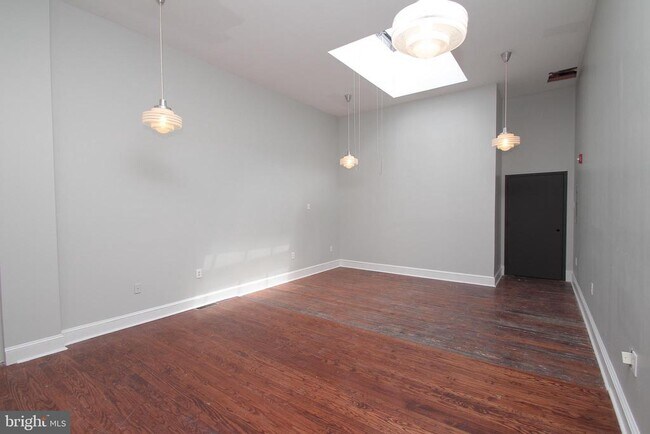 Building Photo - 1527 South St Unit 2R