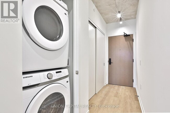 Photo - 195 McCaul St Unit 402