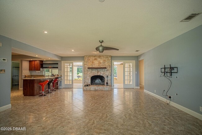 Photo - 864 S Beach St