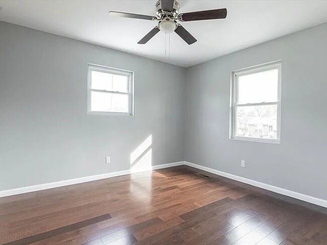 586 Pinewood Cir