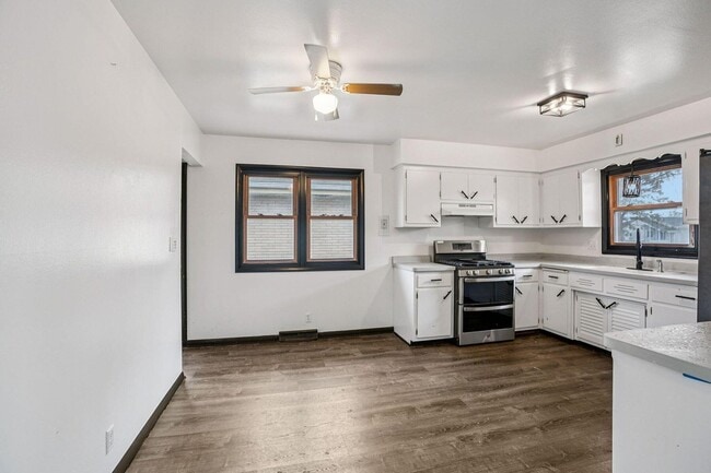 Photo - 8610 W Potomac Ave