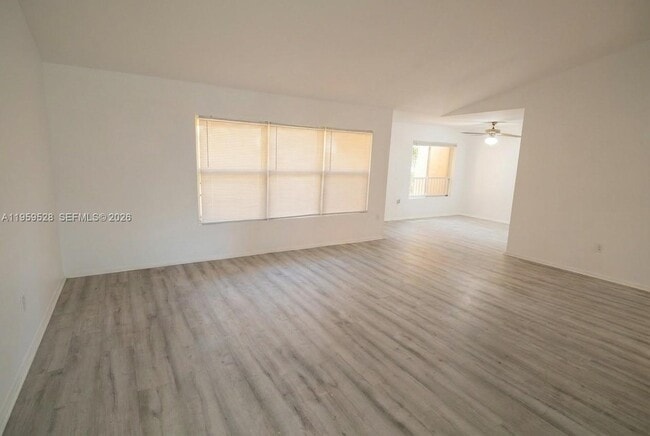 Photo - 2420 NW 33rd St Unit 1011