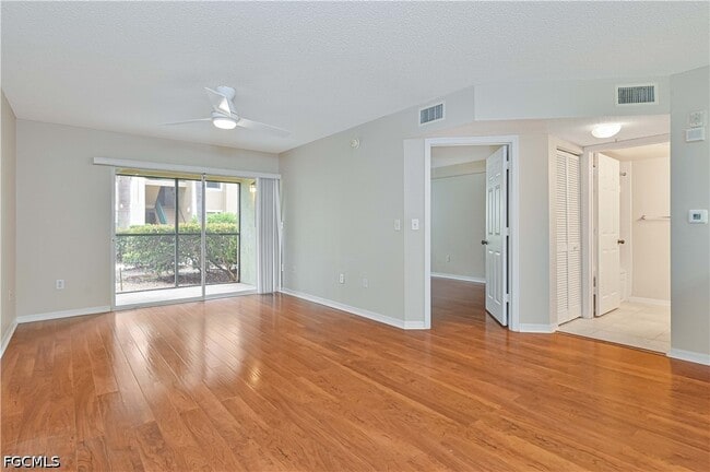 Photo - 8920 Colonnades Ct E Unidad 514