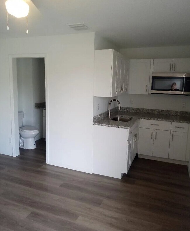 Photo - 986 SW College Park Rd