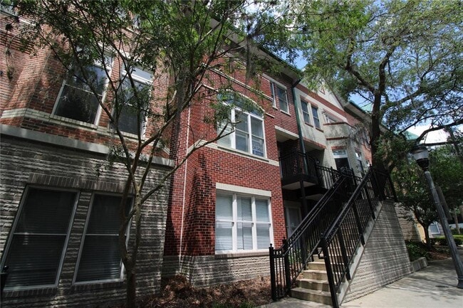 Building Photo - 132 NE 4 St