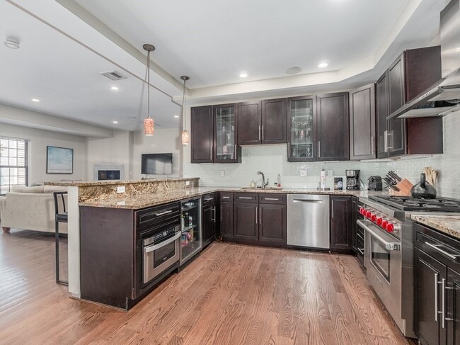 Photo - 350 W Broadway Unit 3