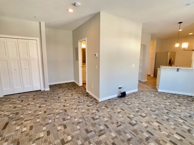 Photo - 207 E 4th St