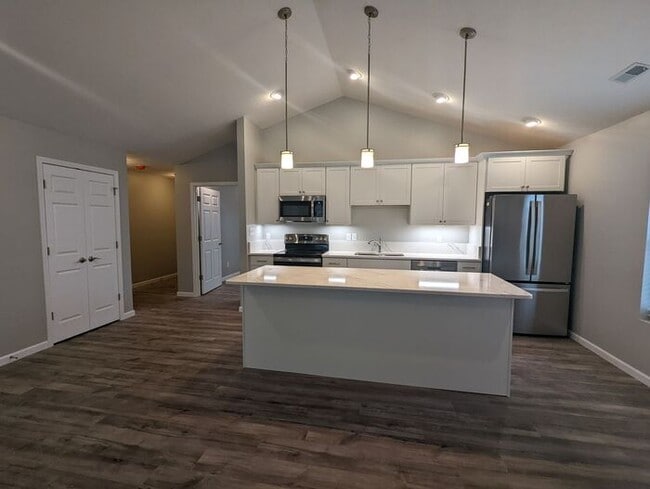 Photo - Hot Deal: Save $2,000 Today! Qualified app...