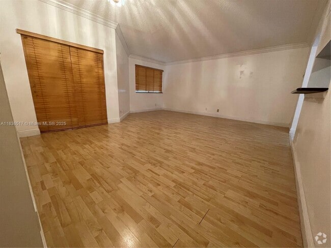 Building Photo - 9755 Westview Dr Unit 1223 Rental